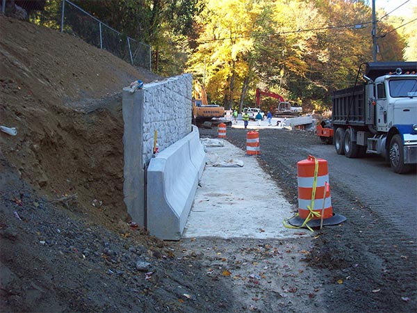 Precast Single Faced Barrier